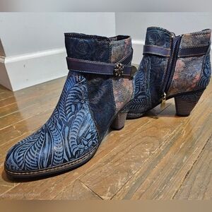 L'ATISTE Blue and Black Patterned Heeled Boots